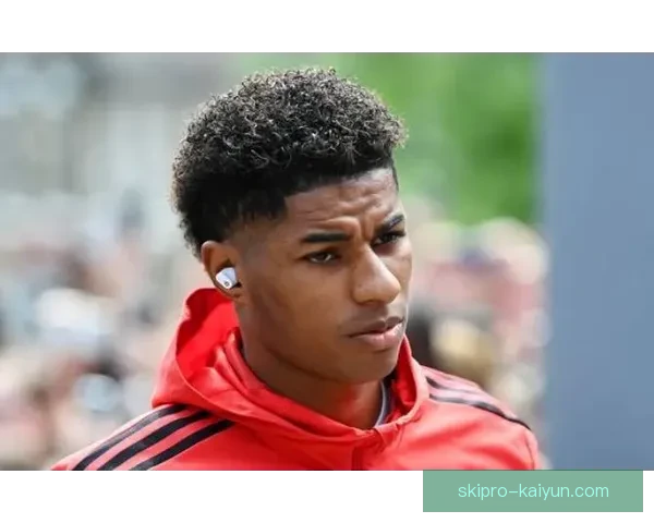 拉什福德展现边路统治力，助球队关键战役三分到手表现亮眼