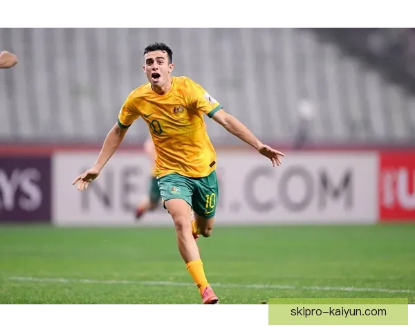 马尔蒂诺持续提升执教能力，展现出卓越的足球影响力与战术思维