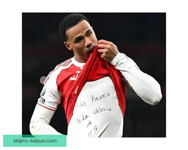 比利时球员特罗萨德在阿森纳表现稳健，状态不断回暖