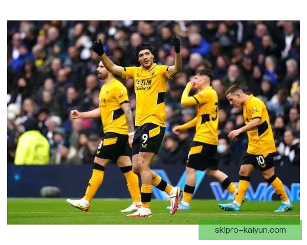 拉菲尼亚进攻创造力持续提升，助力球队在联赛中稳步前行